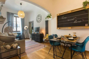 Step to Duomo and All the Sights from Refurbished Apartment